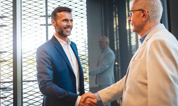 Quelles stratégies de gestion des talents peuvent aider les start-ups en biotechnologie à recruter des experts de haut niveau ?